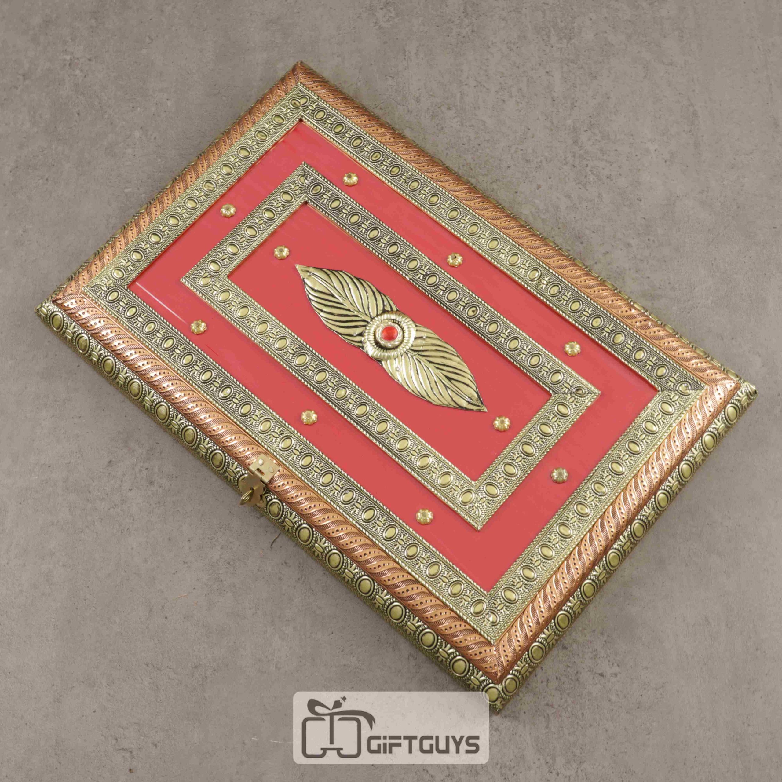 Exorbitant Crafted Dryfruit Box With 6 Compartment